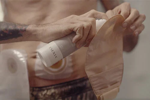 Hombre con accesorio